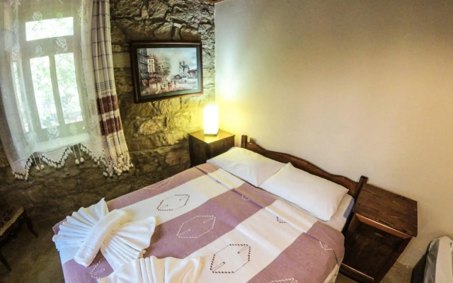 Zeushan Kucuk Otel