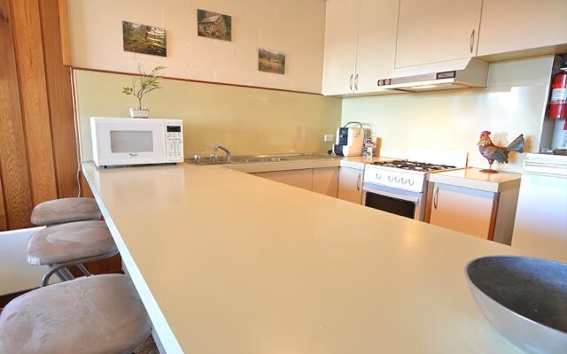 Hotham 1750 4