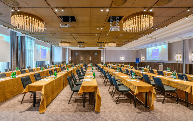 Radisson Blu Senator Hotel