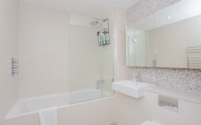 1 Bedroom in Kings Cross With Balcony