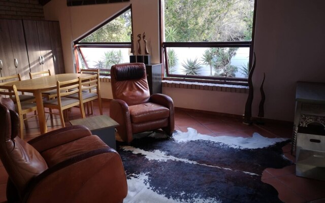 Room in Guest Room - Home Away From Home With Friendly Hosts