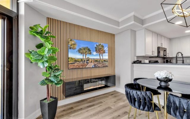 Beachfront Anderson Condos by Hosteeva