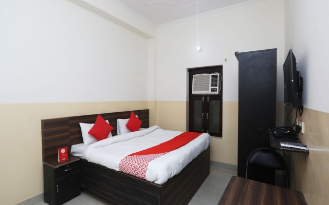 OYO 44000 The Nest - Knowledge Park