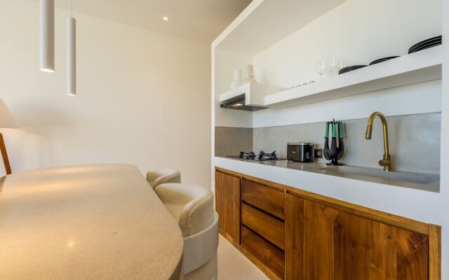 Sore Suites at Pererenan by Betterplace