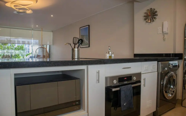 w Atonishing 1BR With Terrace in Barranco