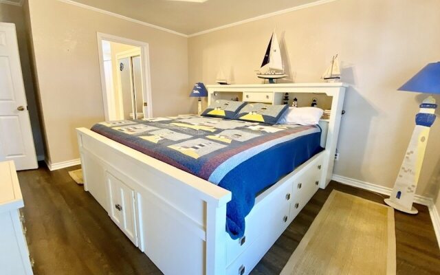 Smile N Wave 3 Bedroom Home by Redawning