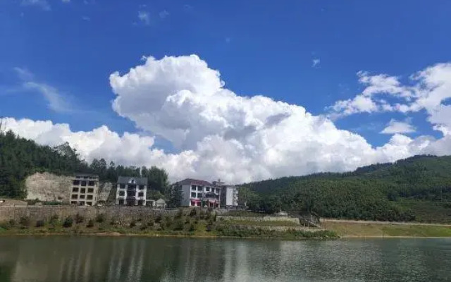 Fuchun Dalingtu Resort