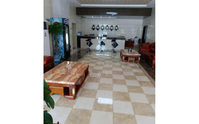 Huayun Business Hotel