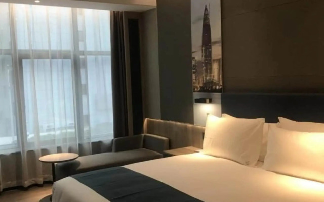 Naive S Hotel