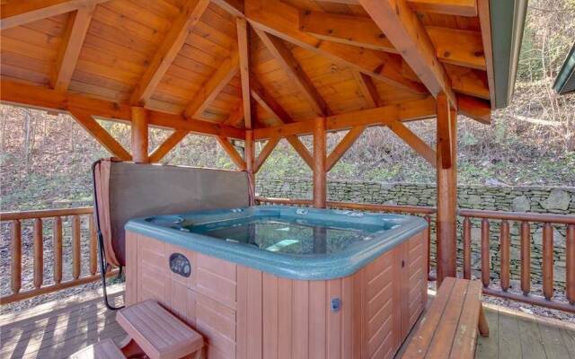 Lookout Lodge - Five Bedroom Cabin