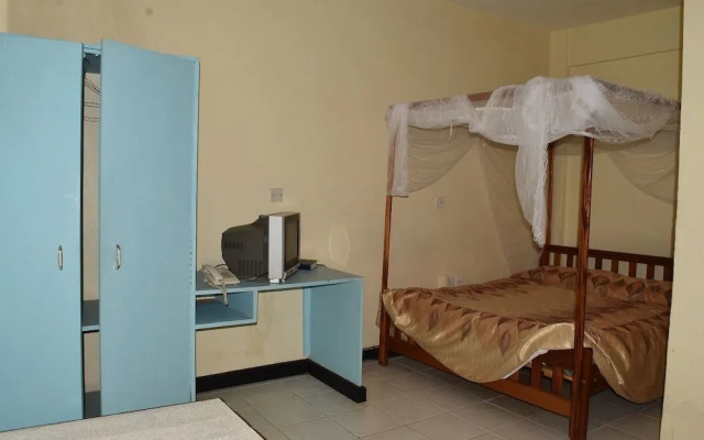 Ibis  2000 Hotel Karatina