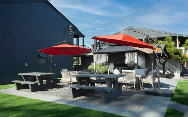 Coast Courtenay Hotel