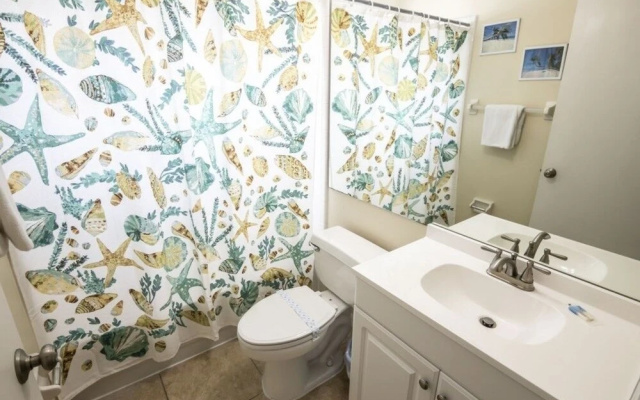 Peaceful Indian Ridge Oaks 4 Bedroom Home by Redawning