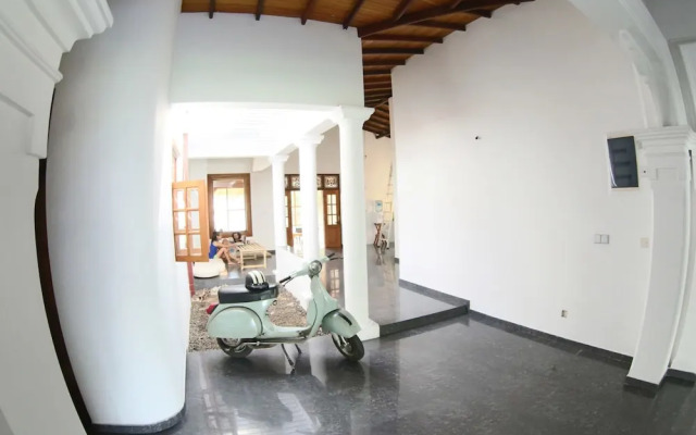 Hostel First Colombo Airport