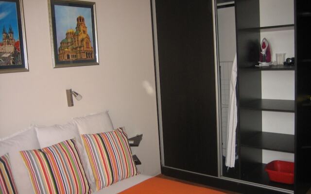 Central Sofia City Rooms Near Central Subway Station