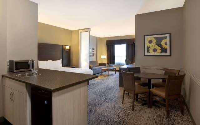 Days Inn & Suites by Wyndham Warman