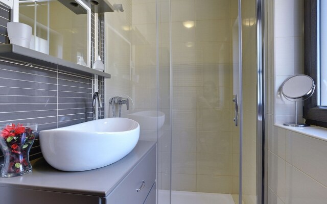 Villa With Pool and Sunshade in Rovinj
