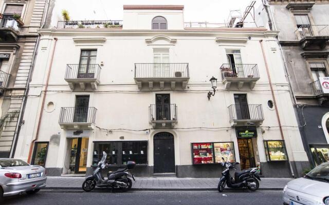 Ampio Appartamento In Via Etnea