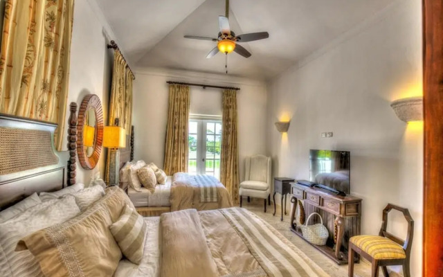 Sunny Vacation Villa 78