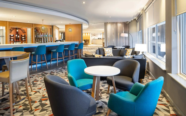 Holiday Inn Reading South M4 Jct11 by IHG