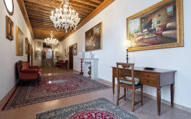 Vivaldi Suite Apt 2 in Venecia