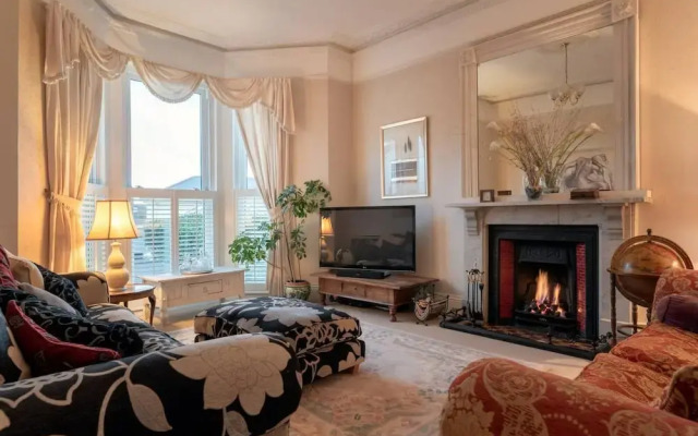 The Birches - Large Luxurious Villa
