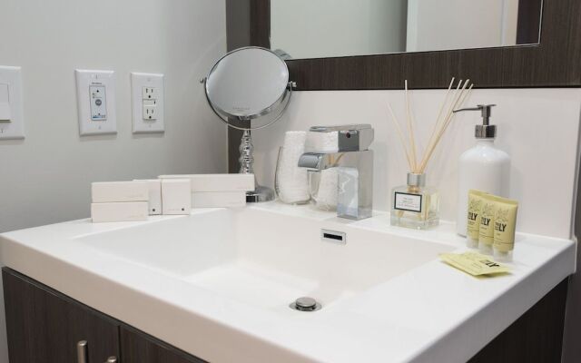 Metropolis Suites Yonge Sheppard