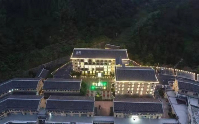 Fangyuan Holiday Hotel