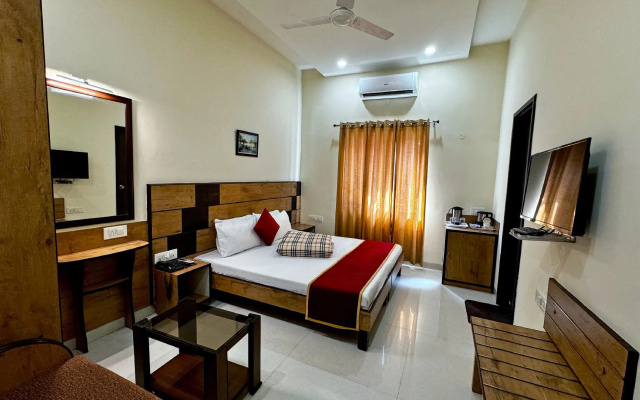 Hotel Sarovar Regency – Guest Rooms – Amritsar