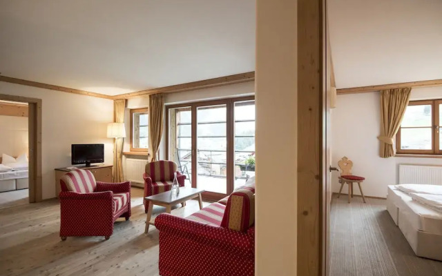 Post Alpina - Family Mountain Chalets