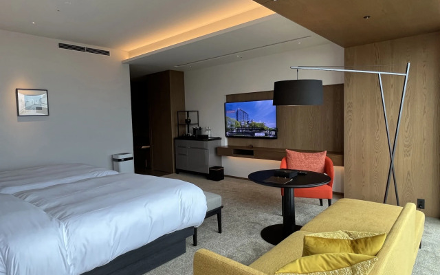 Tiad, Autograph Collection