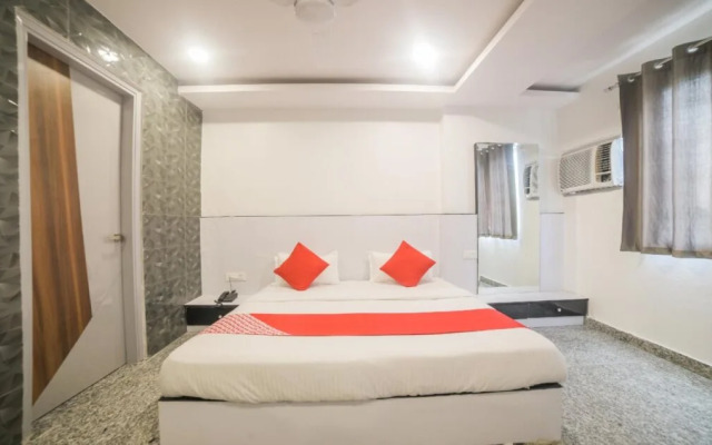 Royal Town Paschim Vihar By OYO Rooms