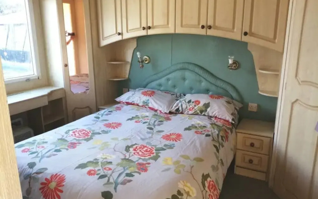 Midden Manor Country Stay on a Working Dairy Farm