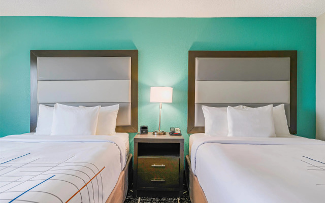 La Quinta Inn & Suites by Wyndham Batavia