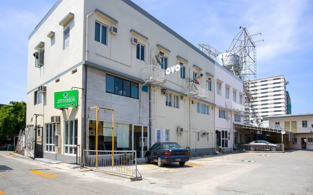 OYO 793 Dg Budget Hotel