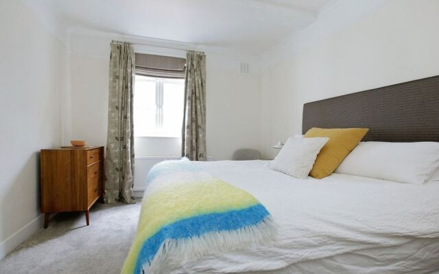 Quiet Historic Mews- Hyde Park