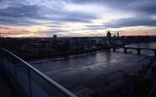 PERM CLOSED Crowne Plaza London-Battersea