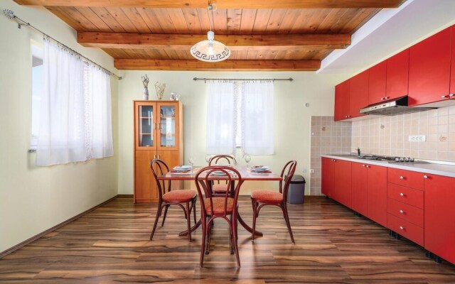 Stunning Home in Rovinj With Wifi and 5 Bedrooms