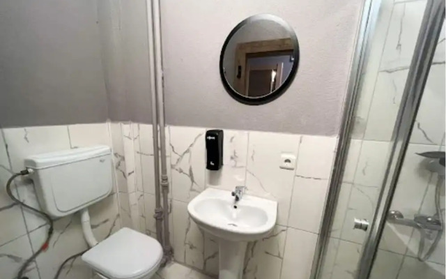 Karadeni̇z Otel