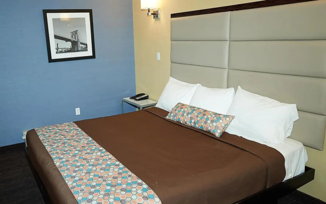 7 Days Hotel Bronx