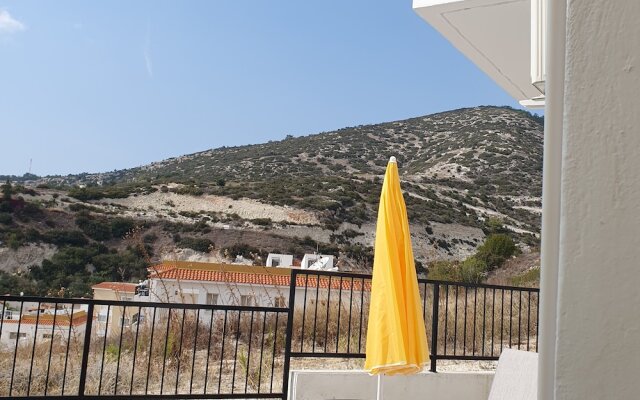 Studio/scenic Views/pool/air Con/near Attractions