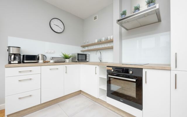 Unique Bright Apartment by Renters