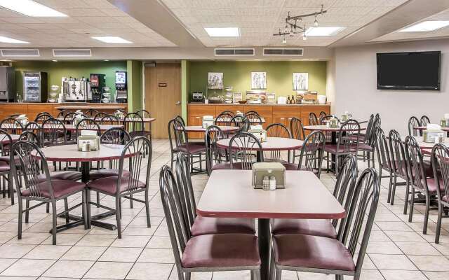 Sleep Inn & Suites Conference Center and Water Park