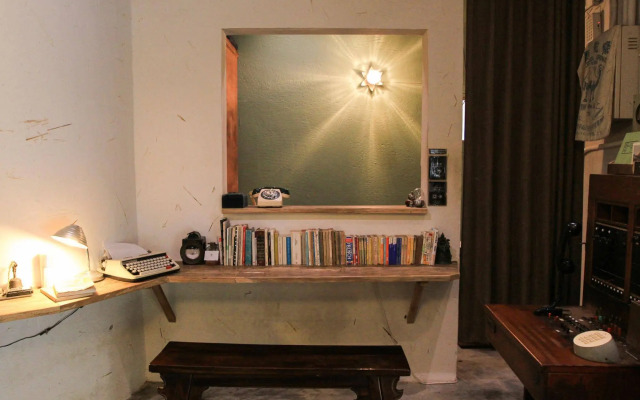 Solo Singer Hotel