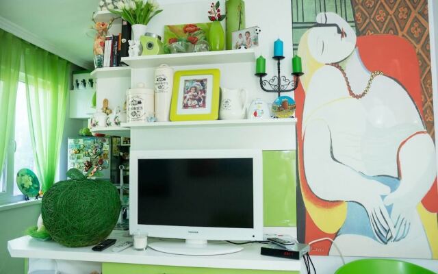 FM Economy 2-BDR Apartment - Joy Family - Varna