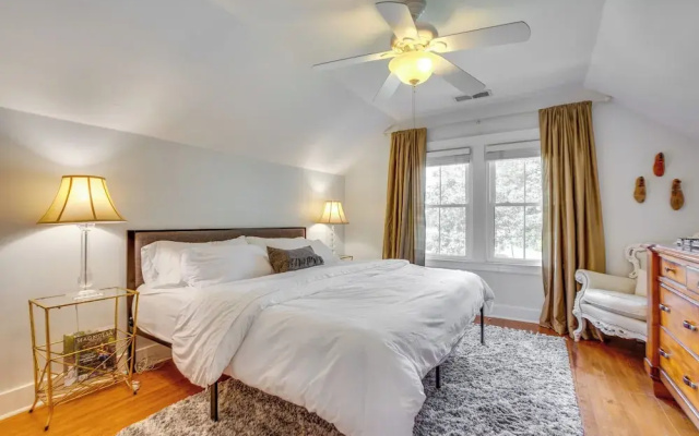 Charming Louisville Retreat w/ Patio & Fireplace!