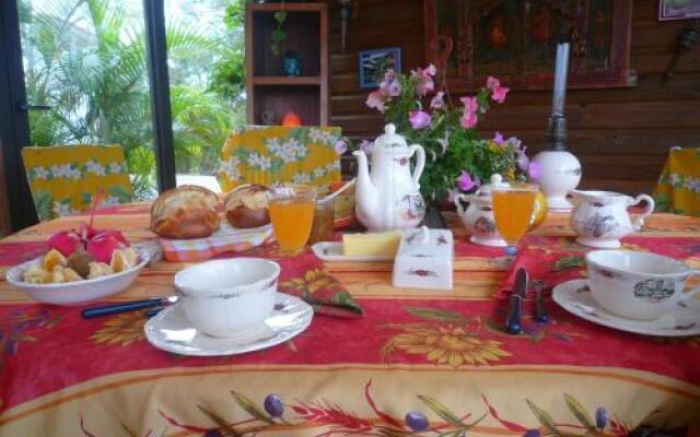 Tour du Monde, Gîte Des Voyageurs