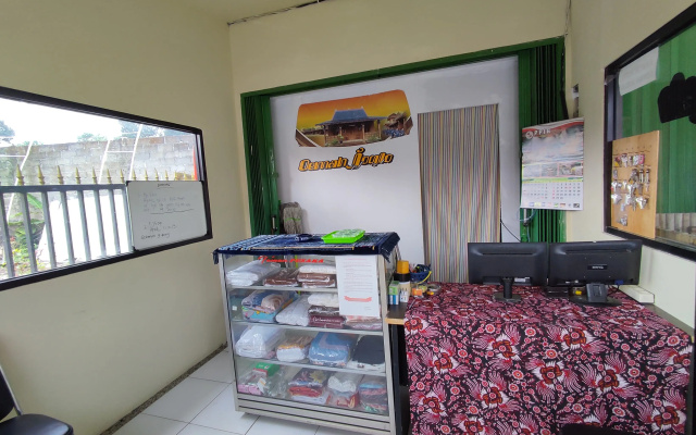 Omah Joglo Sukorejo Redpartner – Guest Rooms – Kendal