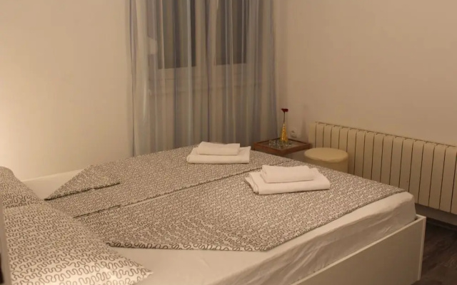 Apartment Silver