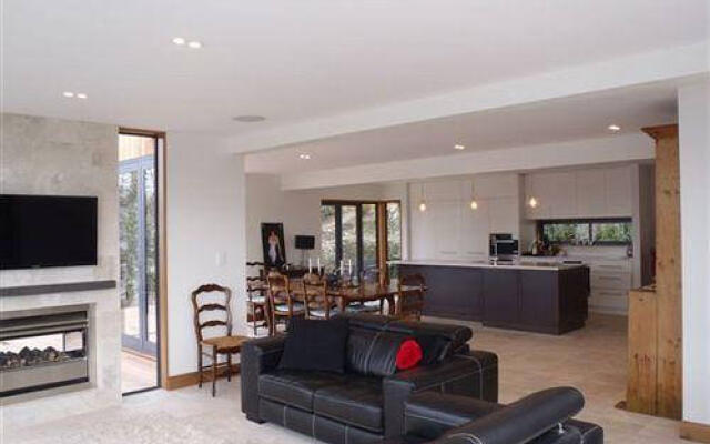 Amour Queenstown Boutique Holiday House